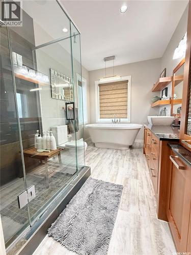 1832 Gordon Miles Place, Weyburn, SK - Indoor