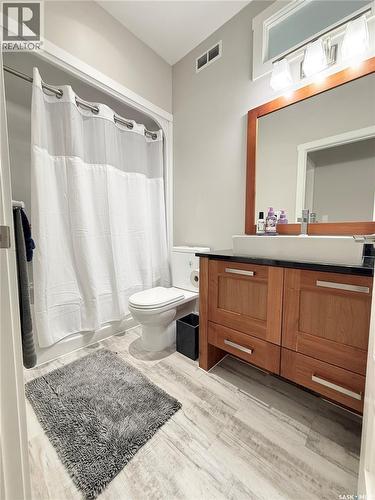 1832 Gordon Miles Place, Weyburn, SK - Indoor Photo Showing Bathroom