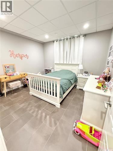 1832 Gordon Miles Place, Weyburn, SK - Indoor