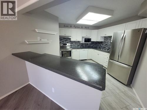 409 301 Cree Place, Saskatoon, SK - Indoor Photo Showing Kitchen