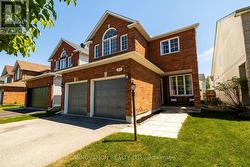 30 MOUNTAIN ASH DRIVE  Ottawa, ON K2G 6R3