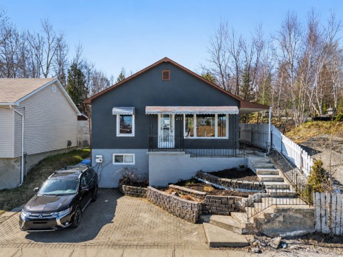 219 Rue Taschereau O.  Rouyn-Noranda, QC J9X 2V6