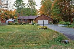 32 COUNTRY LANE Petawawa, ON K8H 3J9