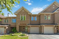 13 SOUTHPOINTE AVENUE Ottawa, ON K2J 4V4