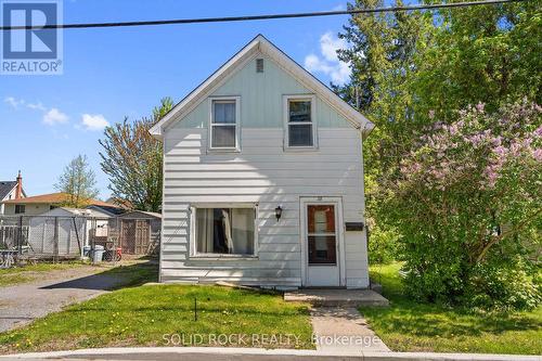 38 HUGH STREET S  Arnprior, ON K7S 2V6
