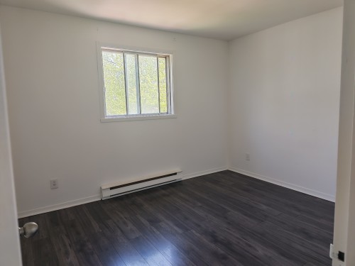 Chambre à coucher - 8-2265 Rue André, Brossard, QC - Indoor Photo Showing Other Room