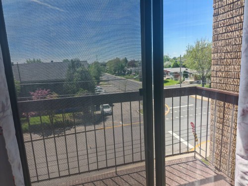 Balcon - 8-2265 Rue André, Brossard, QC - 