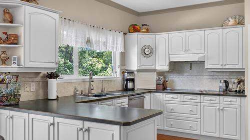 27 - 640 Upper Lakeview Road, Invermere, BC - Indoor Photo Showing Kitchen With Double Sink