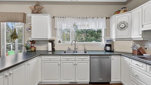 27 - 640 Upper Lakeview Road, Invermere, BC - Indoor Photo Showing Kitchen With Double Sink