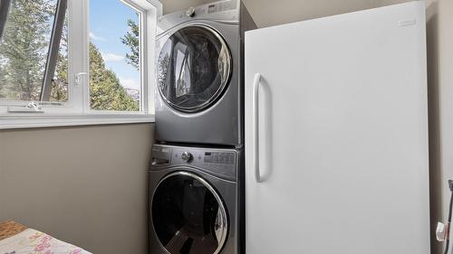 27 - 640 Upper Lakeview Road, Invermere, BC - Indoor Photo Showing Laundry Room