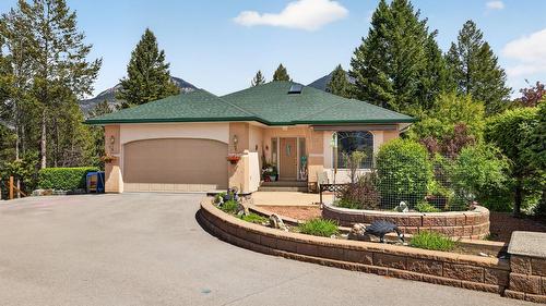 27 - 640 Upper Lakeview Road, Invermere, BC - Outdoor