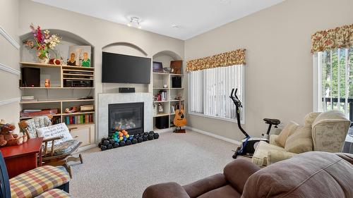 27 - 640 Upper Lakeview Road, Invermere, BC - Indoor Photo Showing Living Room With Fireplace