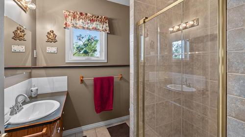 27 - 640 Upper Lakeview Road, Invermere, BC - Indoor Photo Showing Bathroom