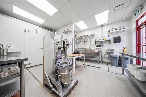 163 Henderson Hwy, Winnipeg, MB 
