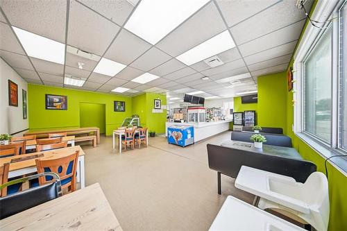 163 Henderson Hwy, Winnipeg, MB 