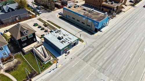 163 Henderson Hwy, Winnipeg, MB 