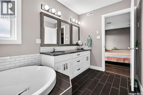 156 Iron Bridge Drive, Moose Jaw, SK - Indoor Photo Showing Bathroom