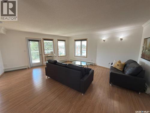404 395 River Street E, Prince Albert, SK - Indoor Photo Showing Living Room
