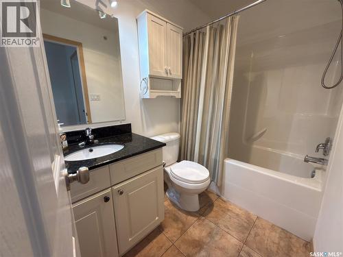 404 395 River Street E, Prince Albert, SK - Indoor Photo Showing Bathroom