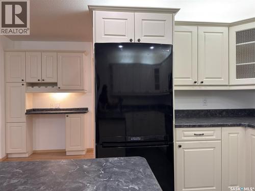 404 395 River Street E, Prince Albert, SK - Indoor Photo Showing Kitchen