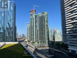 1306 - 55 BREMNER BOULEVARD Toronto, ON M5J 0A6