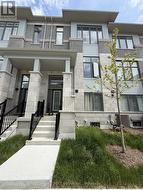 27 TAY LANE Richmond Hill, ON L4S 0N8