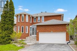 16 KEW GARDENS Richmond Hill, ON L4B 1R4