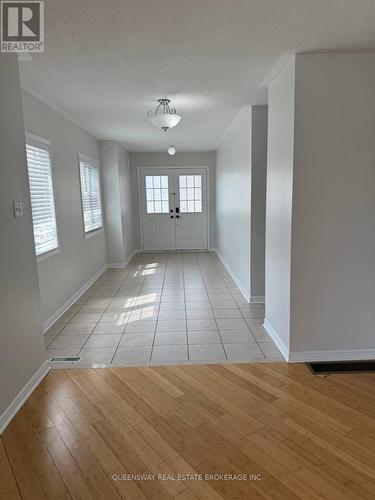 514 Candlestick Circle, Mississauga, ON - Indoor Photo Showing Other Room