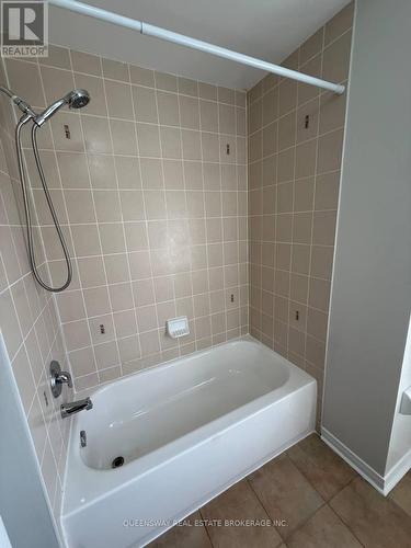 514 Candlestick Circle, Mississauga, ON - Indoor Photo Showing Bathroom