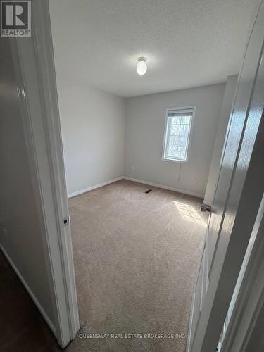 514 Candlestick Circle, Mississauga, ON - Indoor Photo Showing Other Room