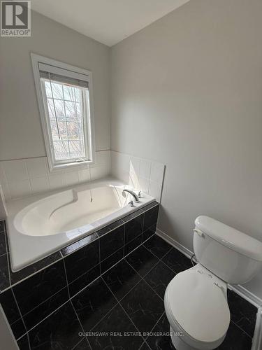 514 Candlestick Circle, Mississauga, ON - Indoor Photo Showing Bathroom