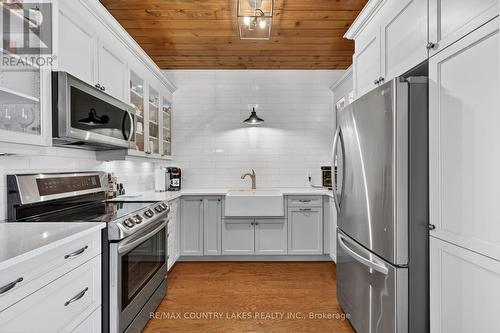 19 Poplar Crescent, Ramara, ON - Indoor Photo Showing Kitchen With Stainless Steel Kitchen With Upgraded Kitchen
