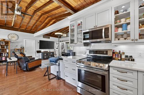 19 Poplar Crescent, Ramara, ON - Indoor Photo Showing Kitchen