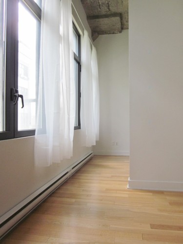 Chambre à coucher - 310-765 Rue Bourget, Montréal (Le Sud-Ouest), QC - Indoor Photo Showing Other Room