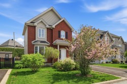 2305 Rue des Lobélies Marieville, QC J3M 0B5