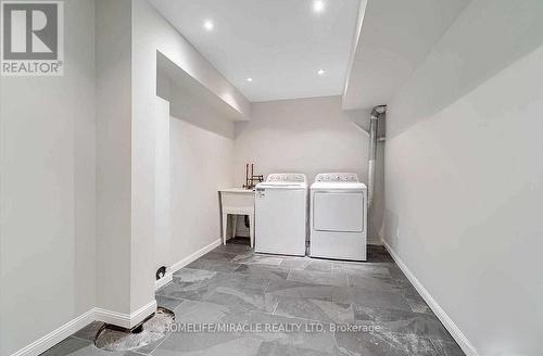 1439 Costigan Road, Milton, ON - Indoor Photo Showing Laundry Room