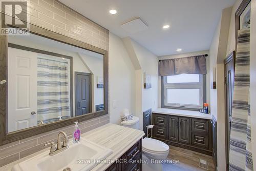 7442 Road 164 Road, North Perth (Elma), ON - Indoor Photo Showing Bathroom