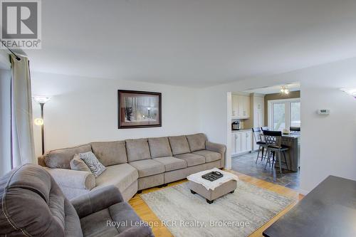 7442 Road 164 Road, North Perth (Elma), ON - Indoor Photo Showing Living Room