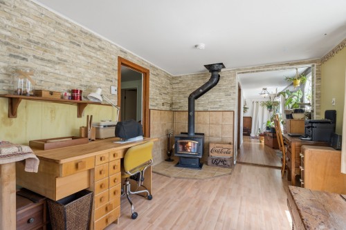 Salon - 1953 Rue Des Lilas, La Conception, QC - Indoor With Fireplace