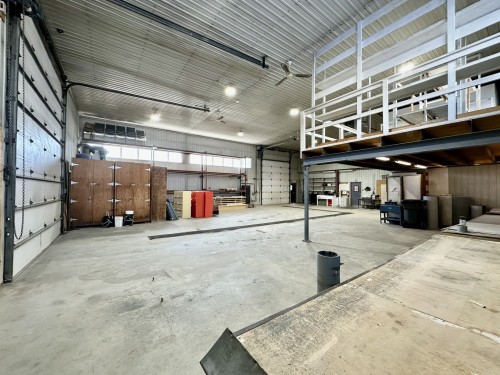 Garage - 225 Boul. Industriel, Rouyn-Noranda, QC - Indoor Photo Showing Garage
