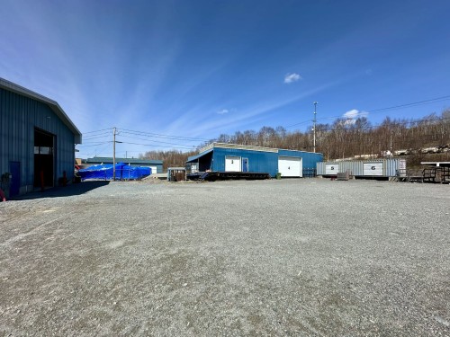 Cour - 225 Boul. Industriel, Rouyn-Noranda, QC - Outdoor