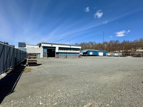 Cour - 225 Boul. Industriel, Rouyn-Noranda, QC 