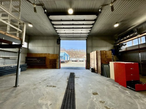 Garage - 225 Boul. Industriel, Rouyn-Noranda, QC 