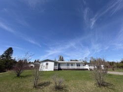 770 Ch. Central  Saint-Elzéar, QC G0C 2W0