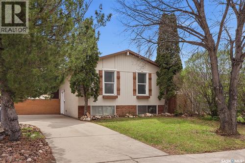 405 St Laurent CRESCENT  Saskatoon, SK S7L 4X3