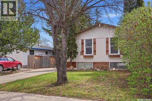 405 St Laurent Crescent, Saskatoon, SK - Outdoor