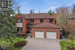 20 HALLDORSON CRESCENT  Ottawa, ON K2K 2C7