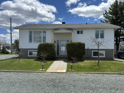 3009 Rue Saguenay  Rouyn-Noranda, QC J9X 2H5