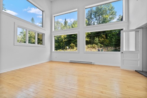 Salle familiale - 1599 Ch. Kilpatrick, Saint-Sauveur, QC - Indoor Photo Showing Other Room