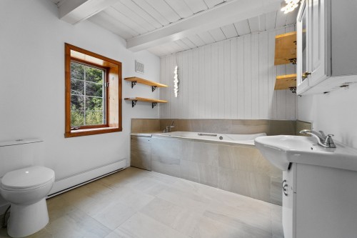 Salle de bains - 1599 Ch. Kilpatrick, Saint-Sauveur, QC - Indoor Photo Showing Bathroom
